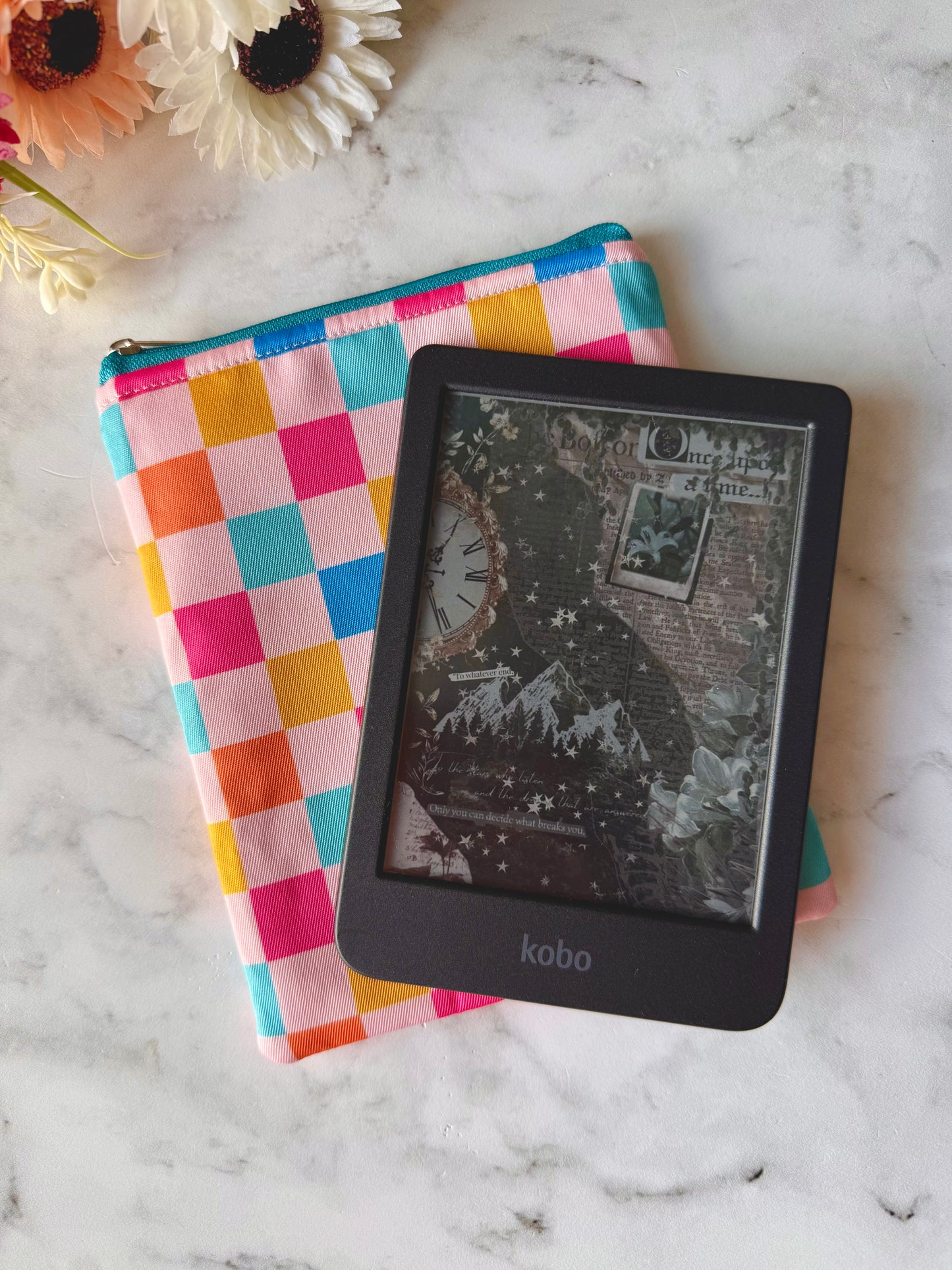 Checkmate E-Reader Pouch