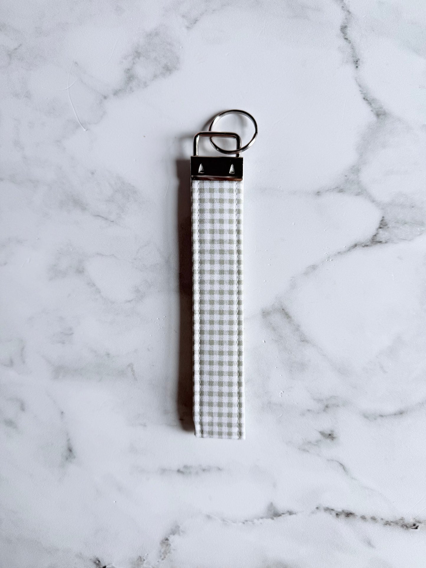 SAGE GINGHAM WRISTLET