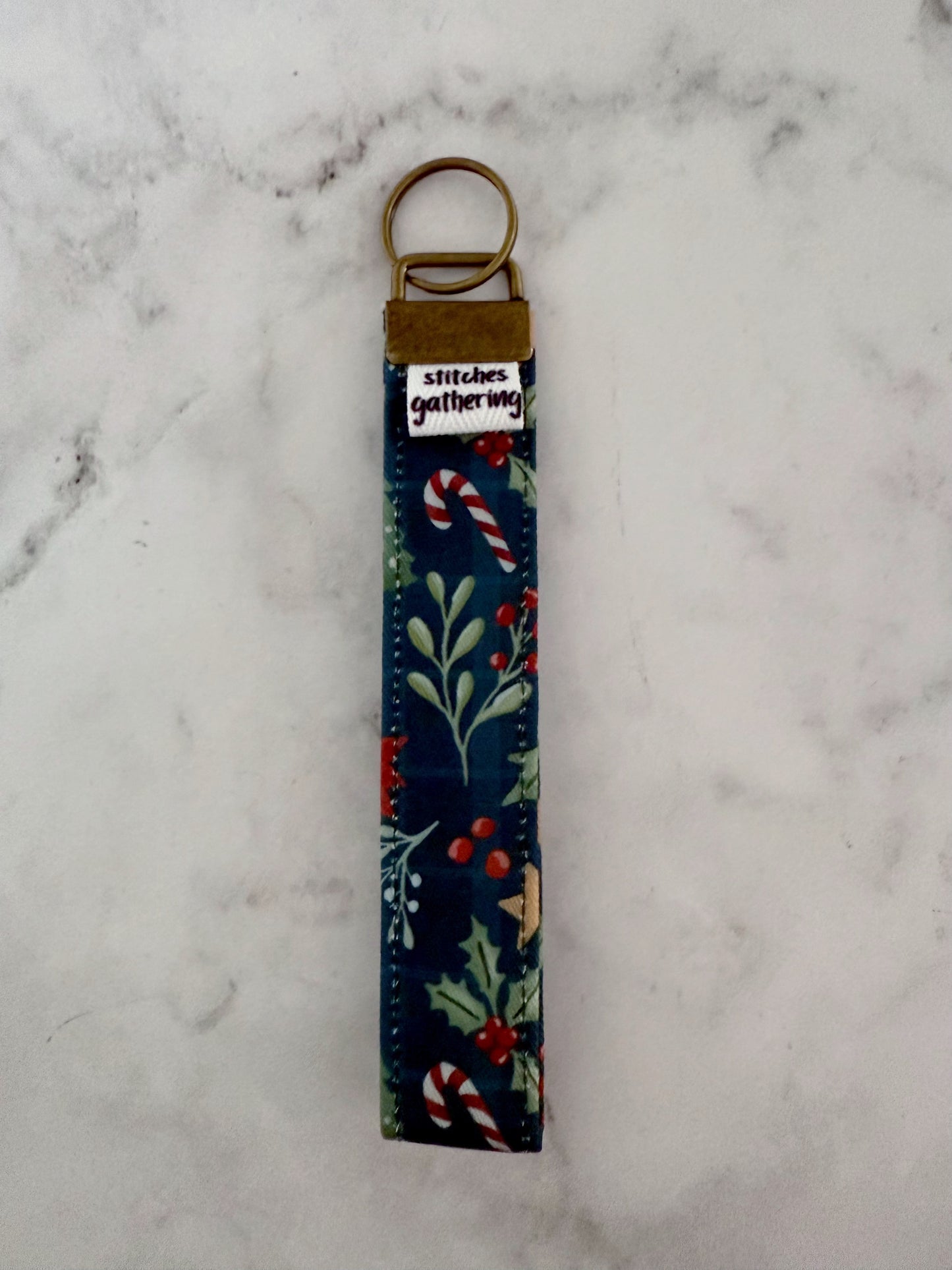 MISTLETOE WISHES WRISTLET