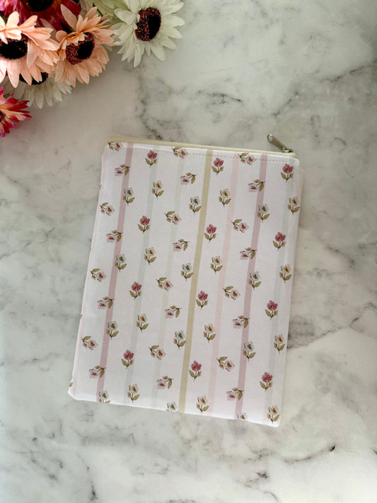 IRIS POUCH