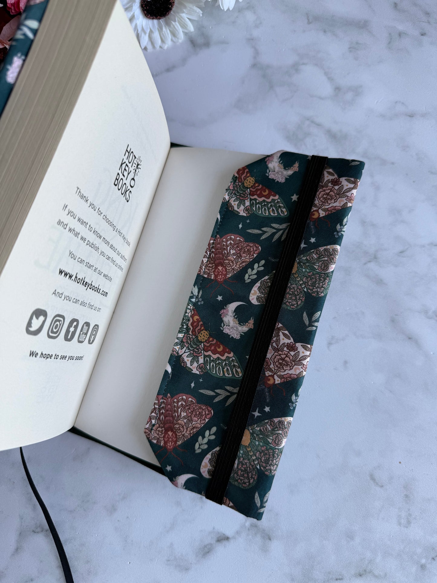 JUNIPER WINGS DUST JACKET