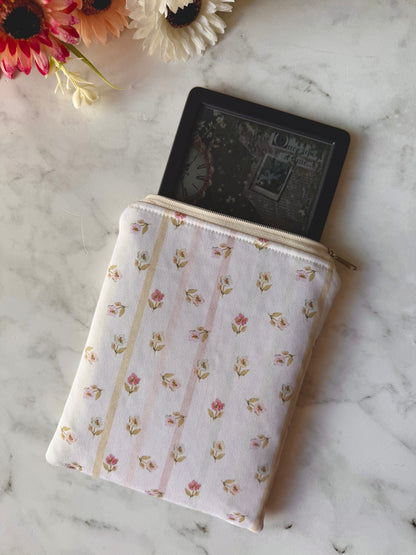 Iris E-Reader Pouch