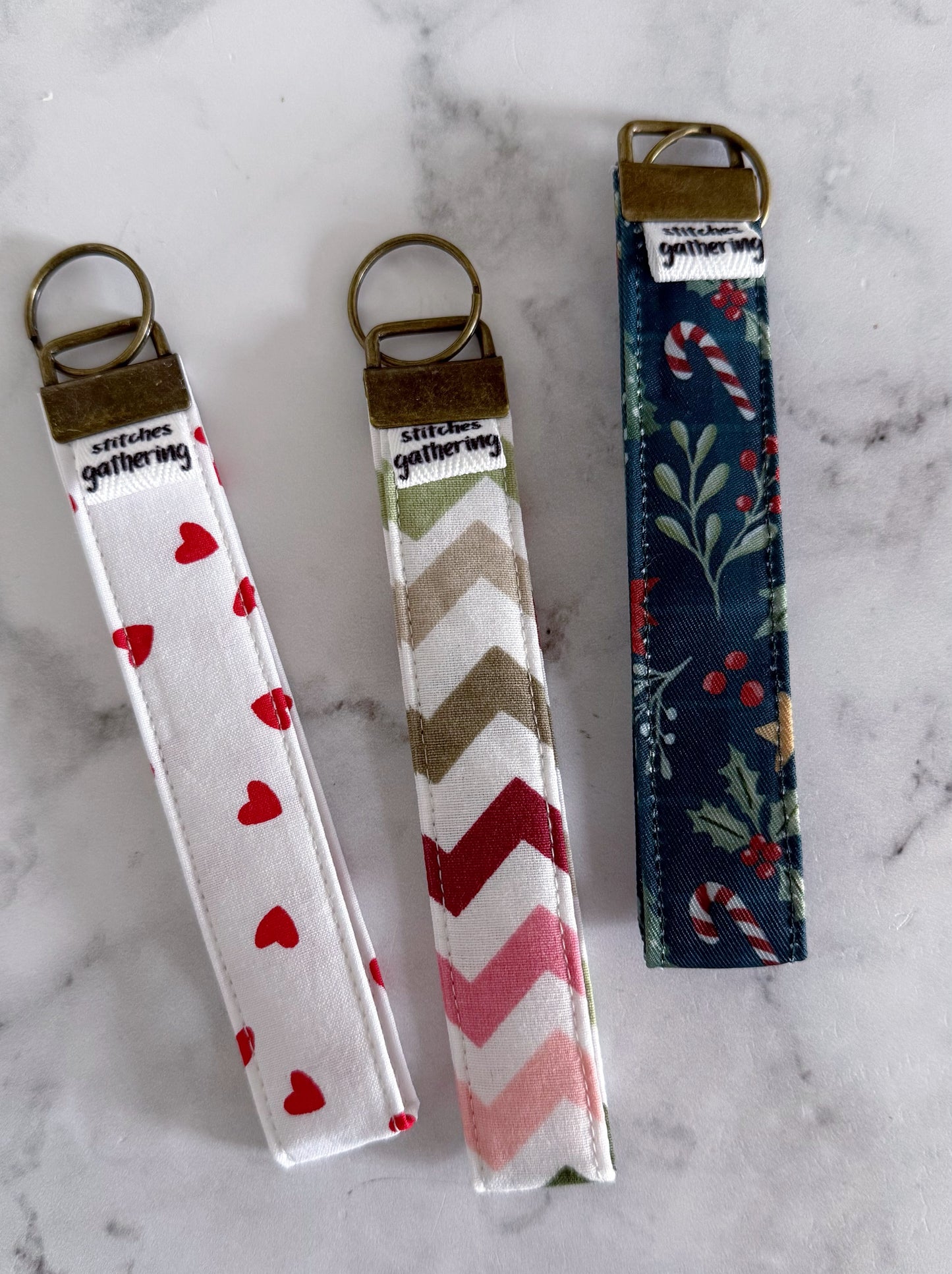 MISTLETOE WISHES WRISTLET