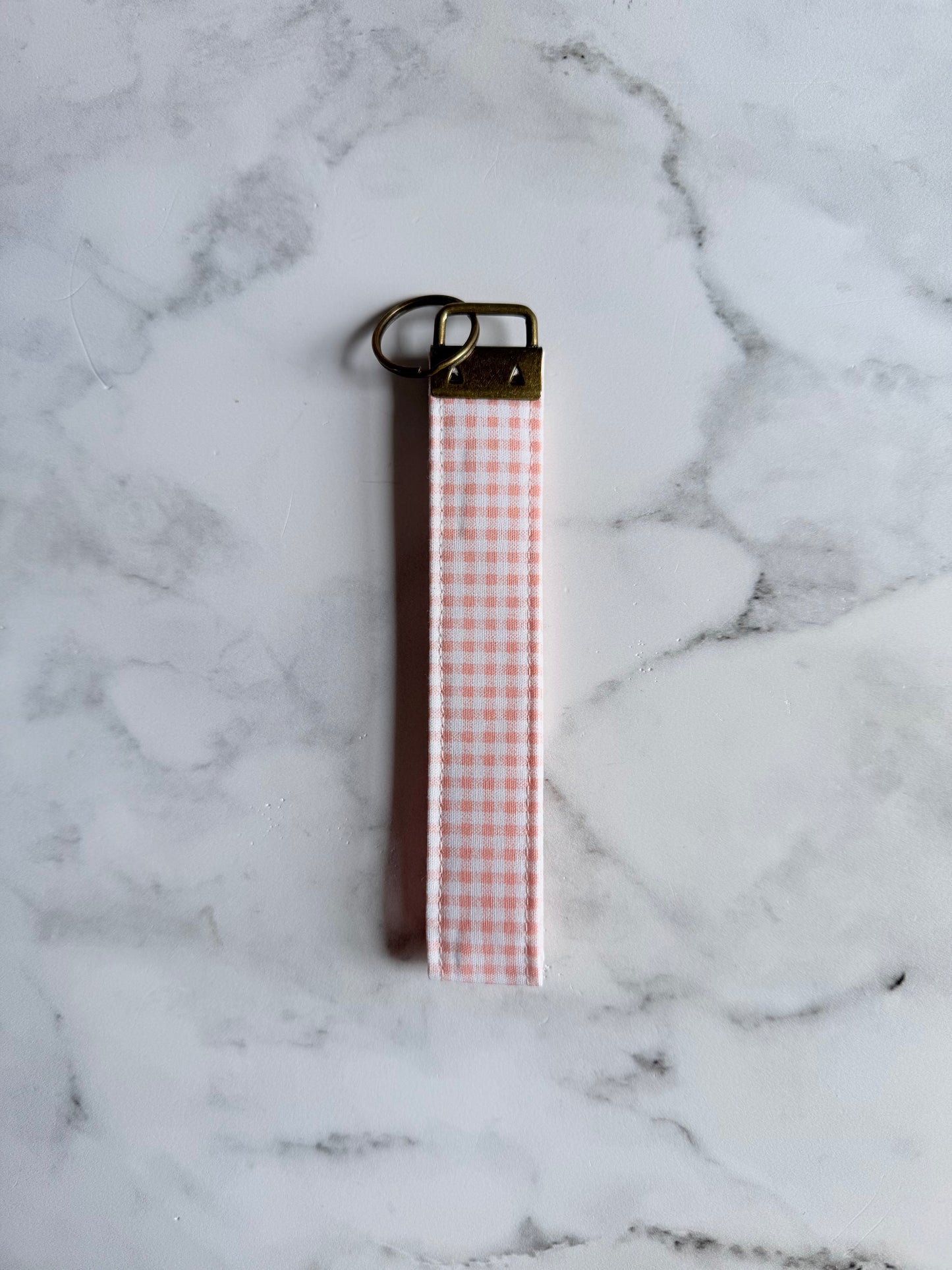 ROSE GINGHAM WRISTLET